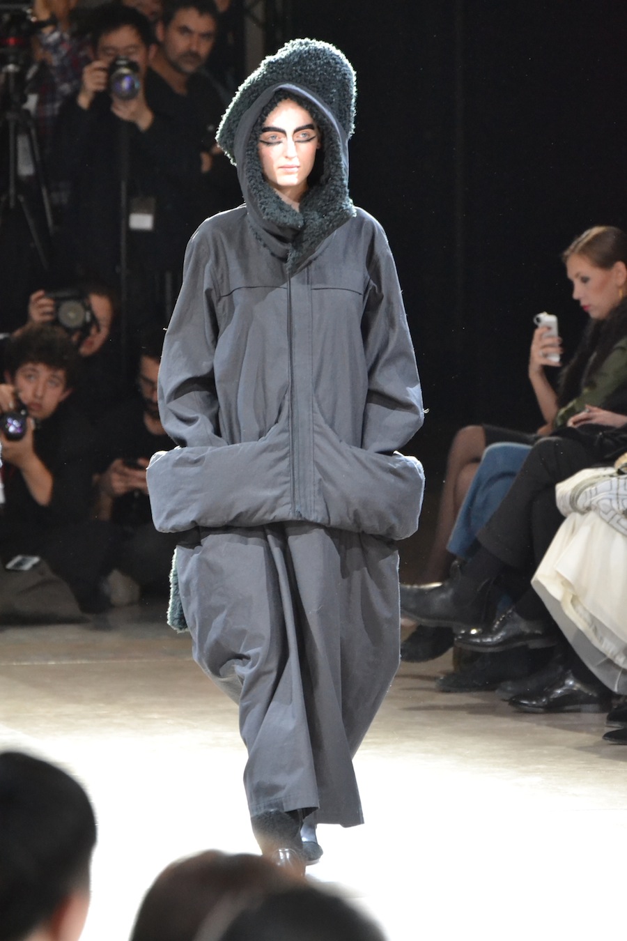 Yohji-Yamamoto-lenastore-lenafashion-fashion-show-a:w-2014:15-Parigi-49